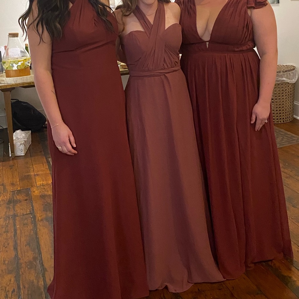 Revelry Size 8 Devan Convertible Dress- Rosewood
See Measurement photo